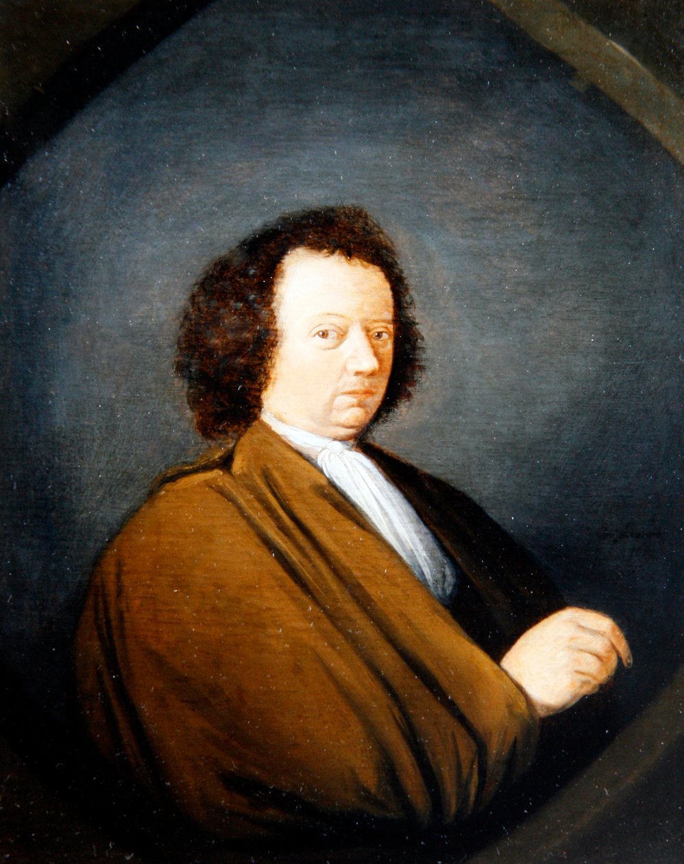 Et portrett av en mann, halv lengde, sittende, 1680 av Cornelis Dusart