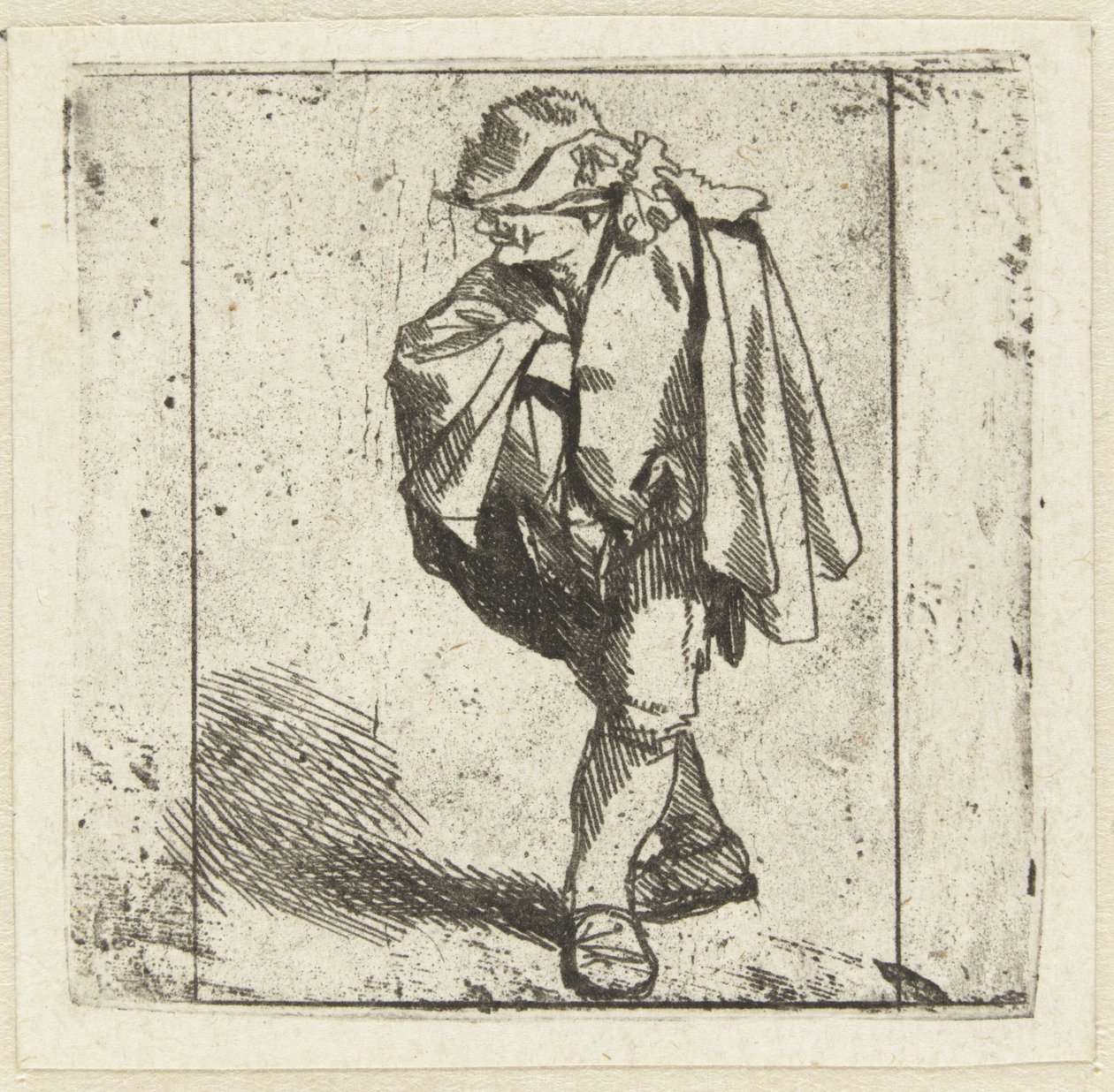Stående mann med høyre hånd på brystet stukket inn i kappen av Cornelis Pietersz. Bega