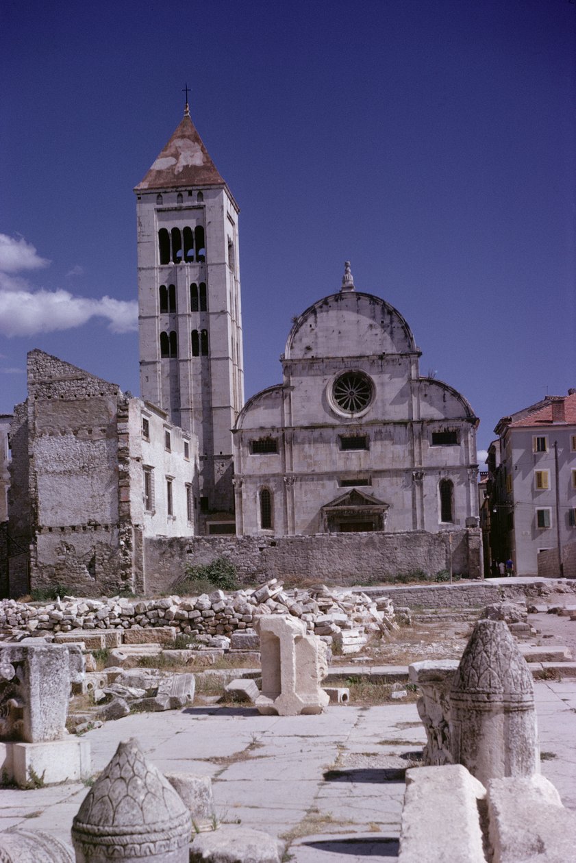 Fasade på kirken, bygget 1091 av Croatian School