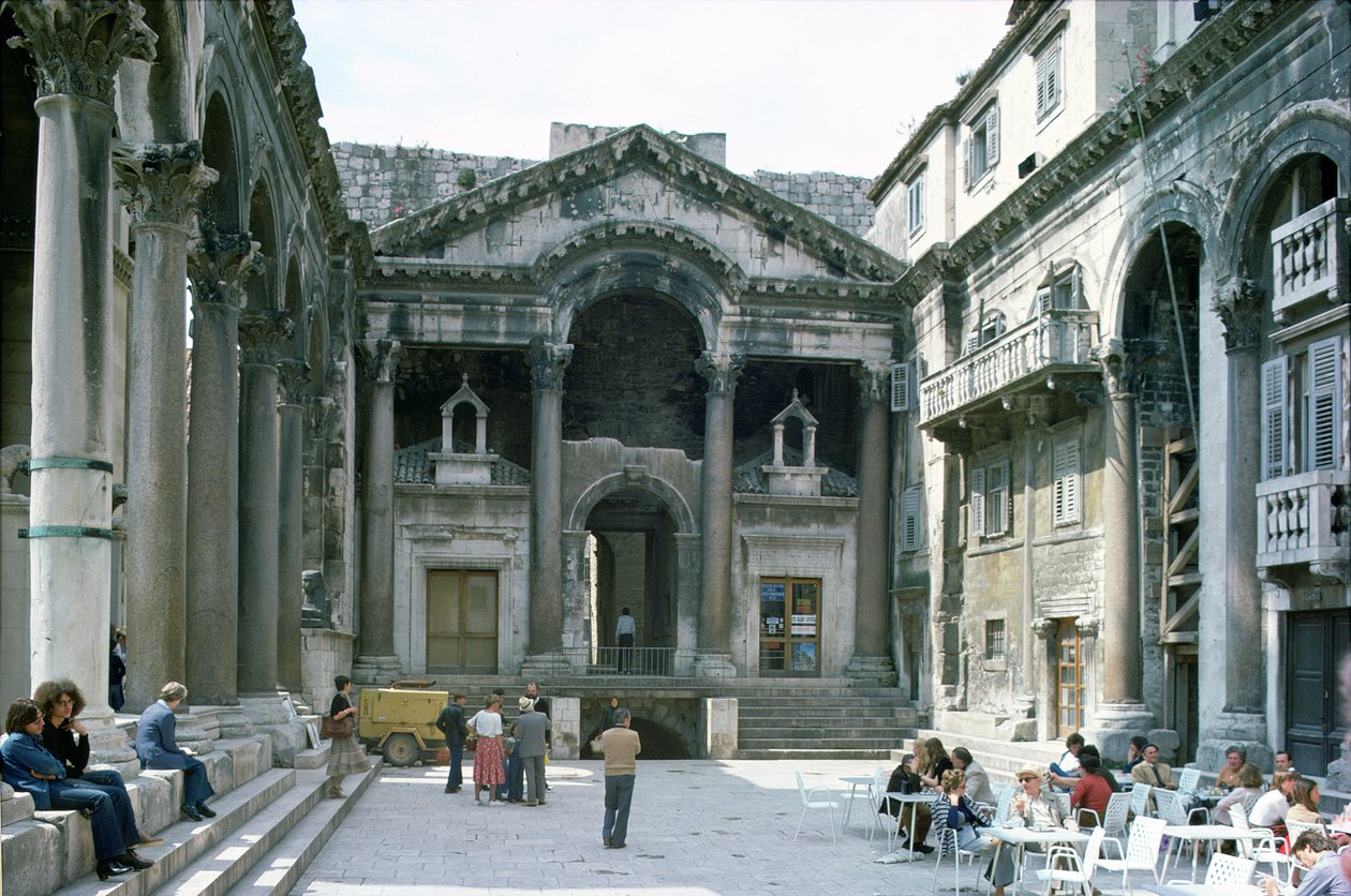 Peristylen ved Diokletians palass, ca 300 e.Kr av Croatian School