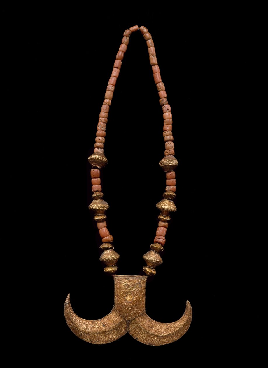 Tiger Claw Halskjede, sent 1800-begynnelsen av 1900-tallet (gullfolie, tre, kobber og koraller) av Culture Minangkabau