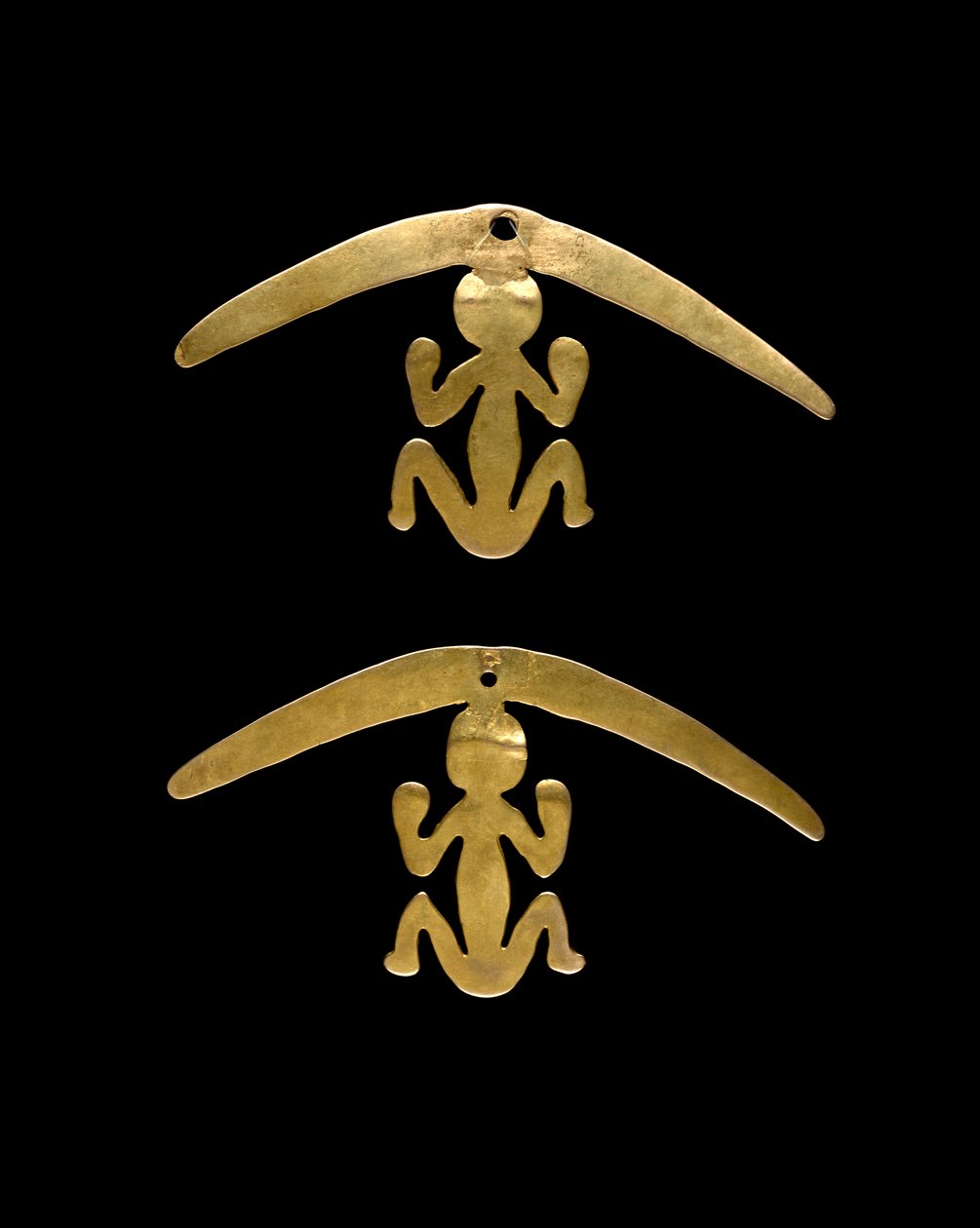 Par ørehenger, 600-1600 e.Kr. (hamret og skåret gull) av Culture Nariño
