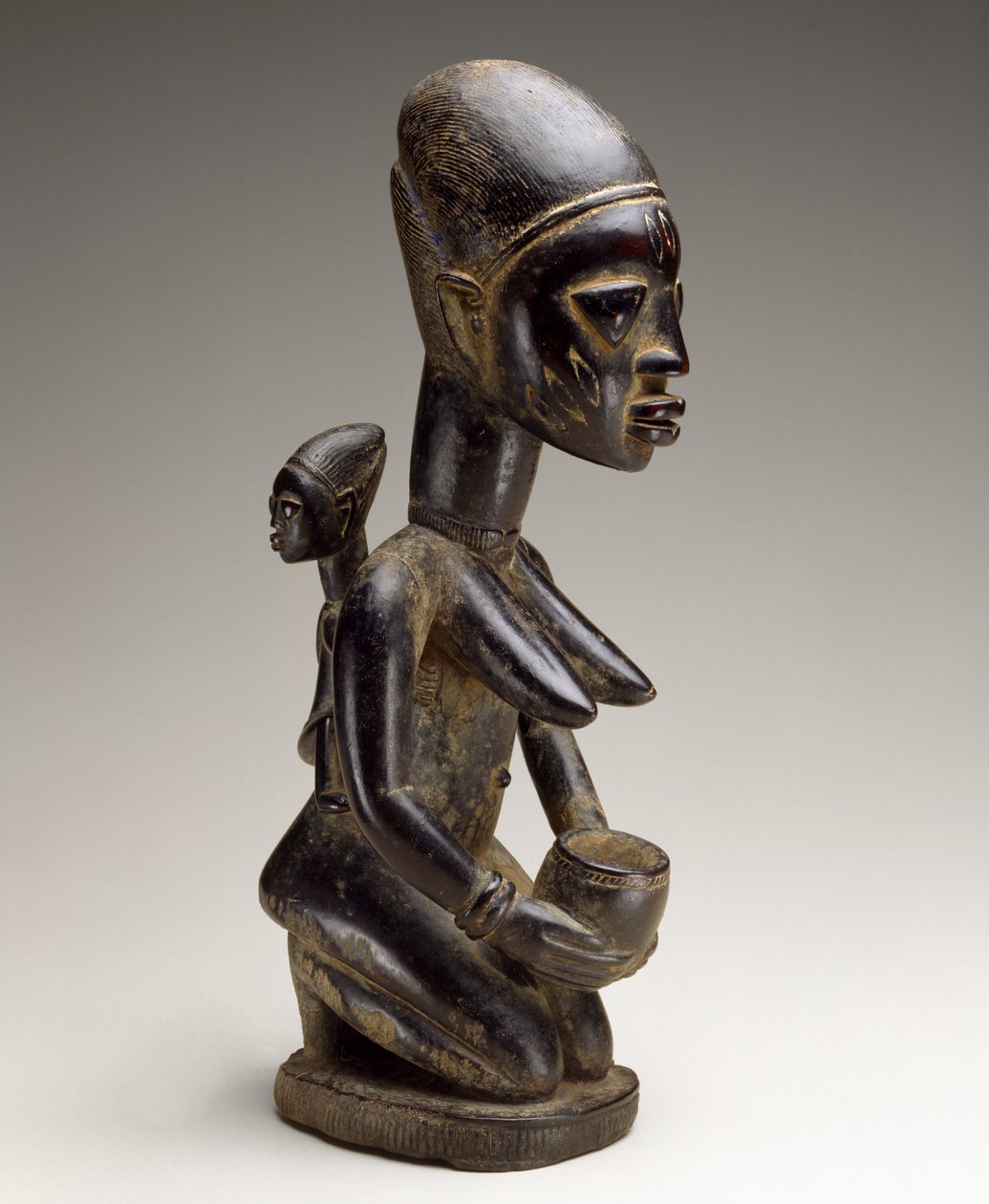 Mor og barnefigur, Nigeria, sent på 1800-tallet (tre og spor av indigo) av Yoruba Culture
