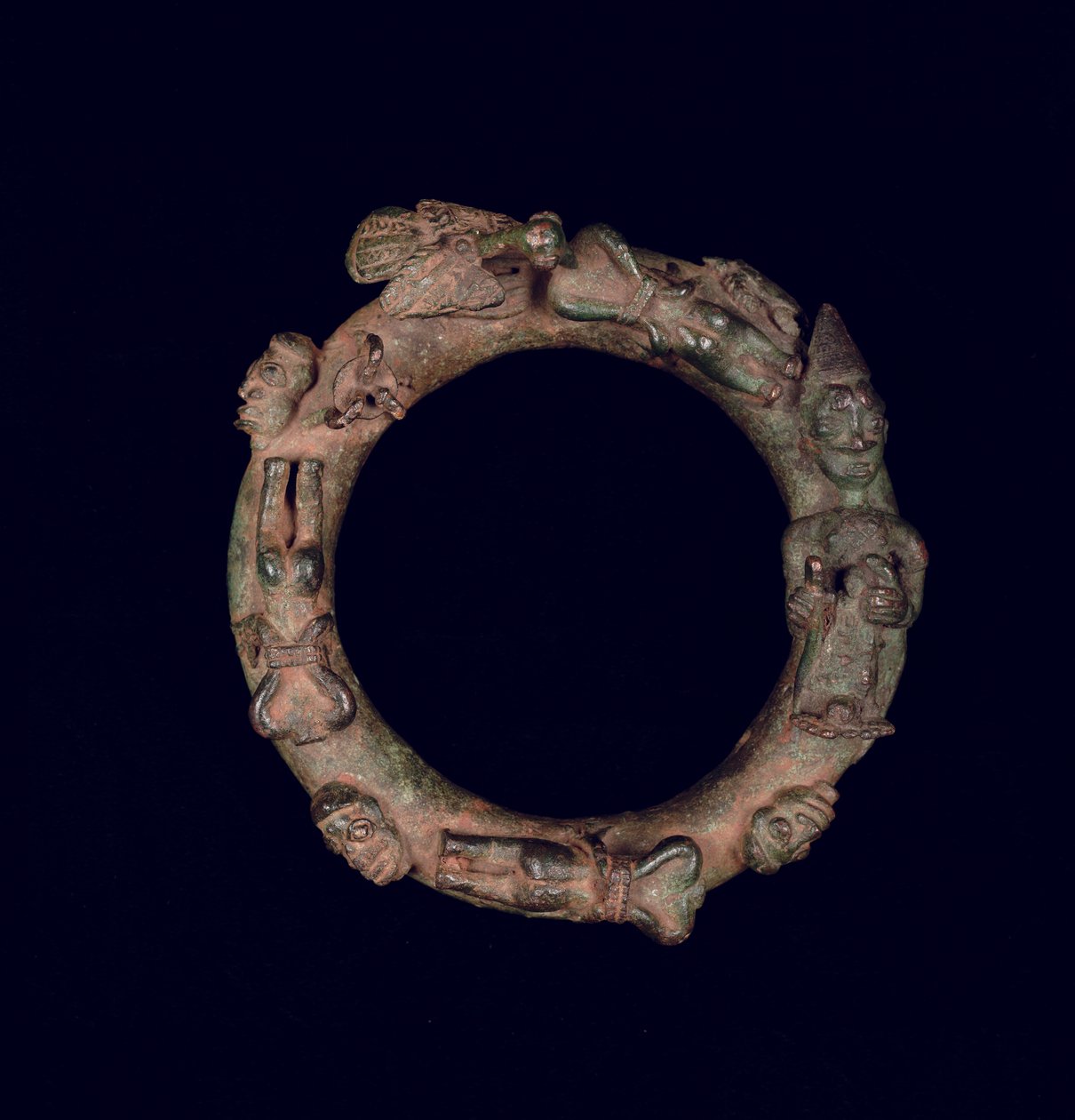 Ring som viser rituelle ofringer av Yoruba Culture
