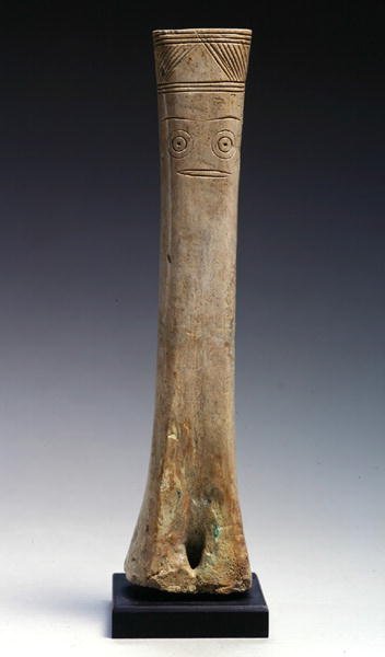 Utskåret figur, tidlig bronsealder, 2700-1900 f.Kr. (bein) av Cypriot Cypriot