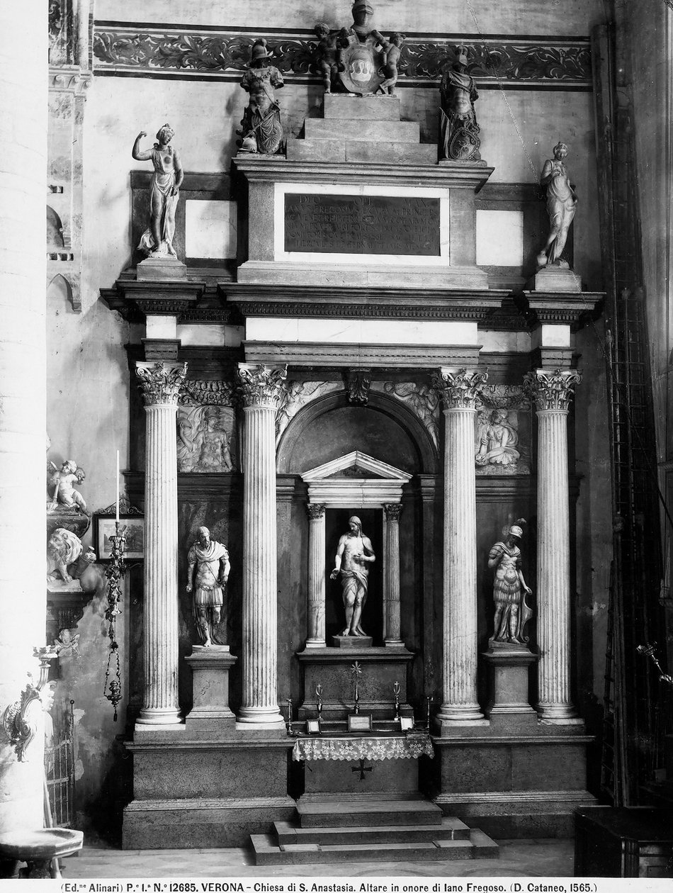 Arkitektonisk alter til ære for Iano Fregoso, ca. 1565 (marmor) av Danese Cattaneo