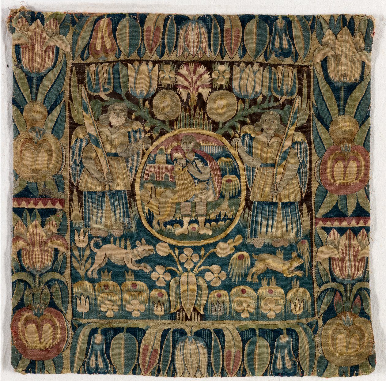 Putetrekk av billedvev som viser Samson som dreper løven, laget i Schleswig-Holstein, Danmark, ca. 1615 (ull) av Danish School