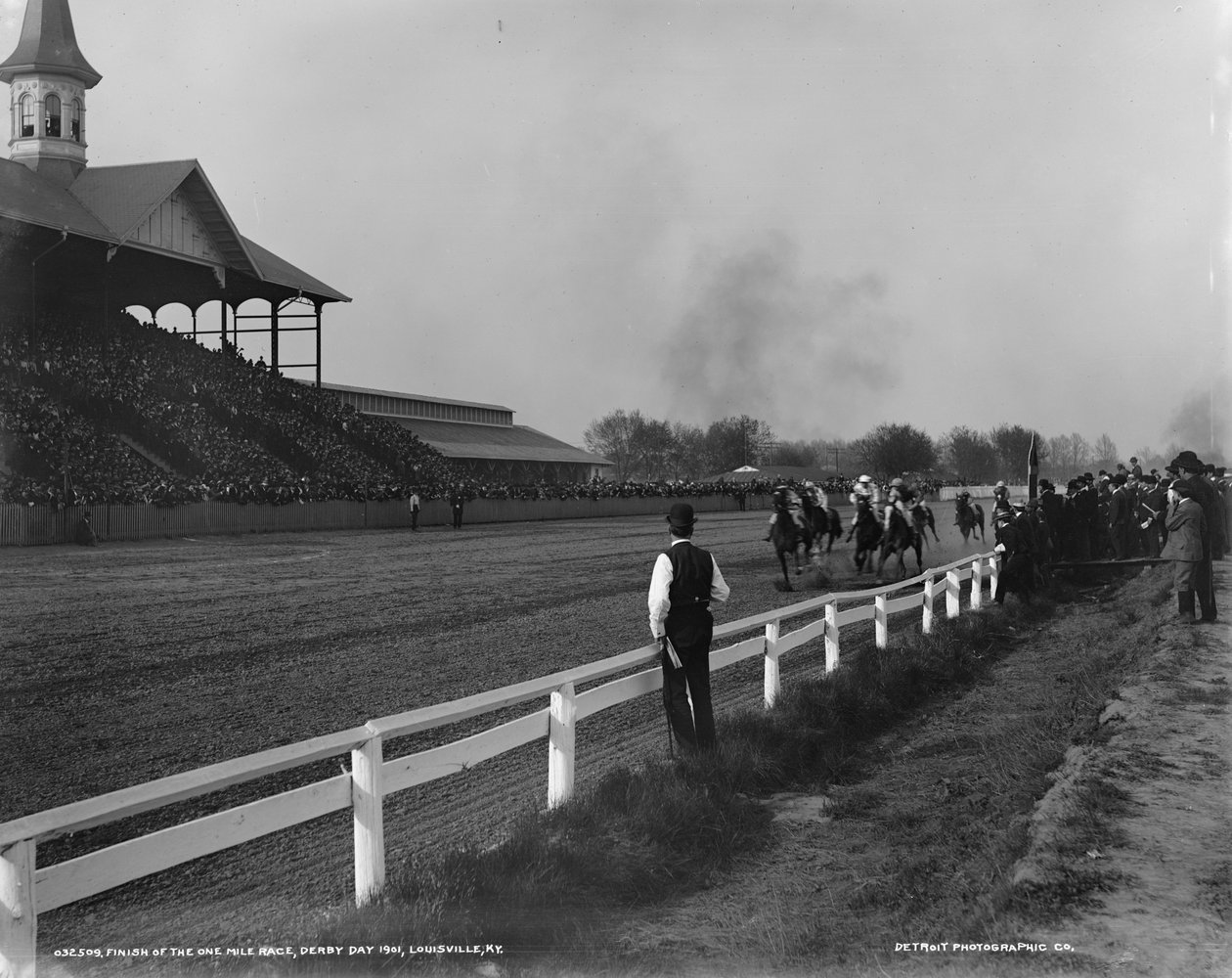 Avslutning på én mileløpet, Derby Day 1901, Louisville, Kentucky, 1901 av Detroit Publishing Co.