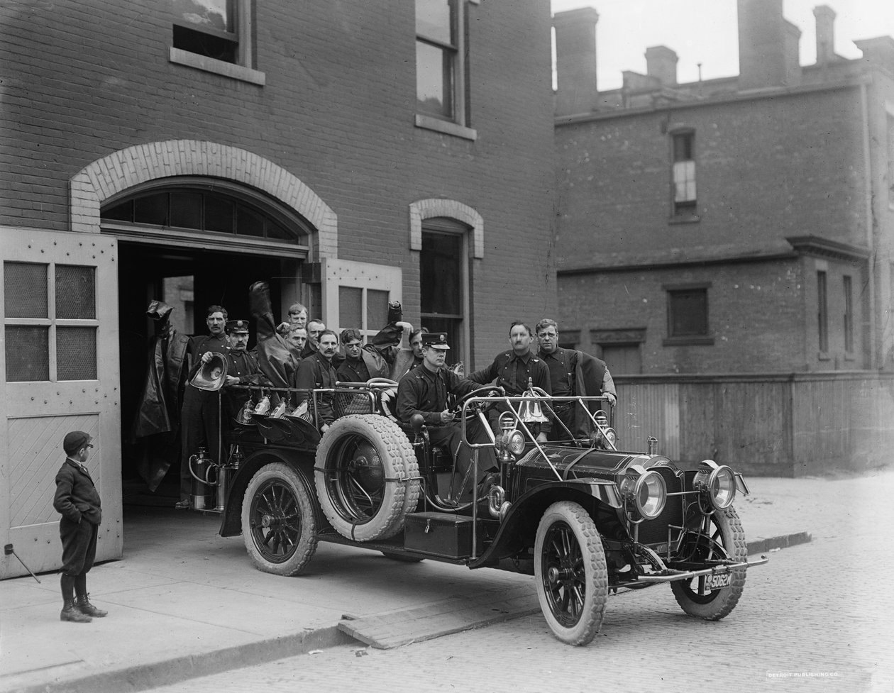 Packard brannmannskap, 1911 av Detroit Publishing Co.