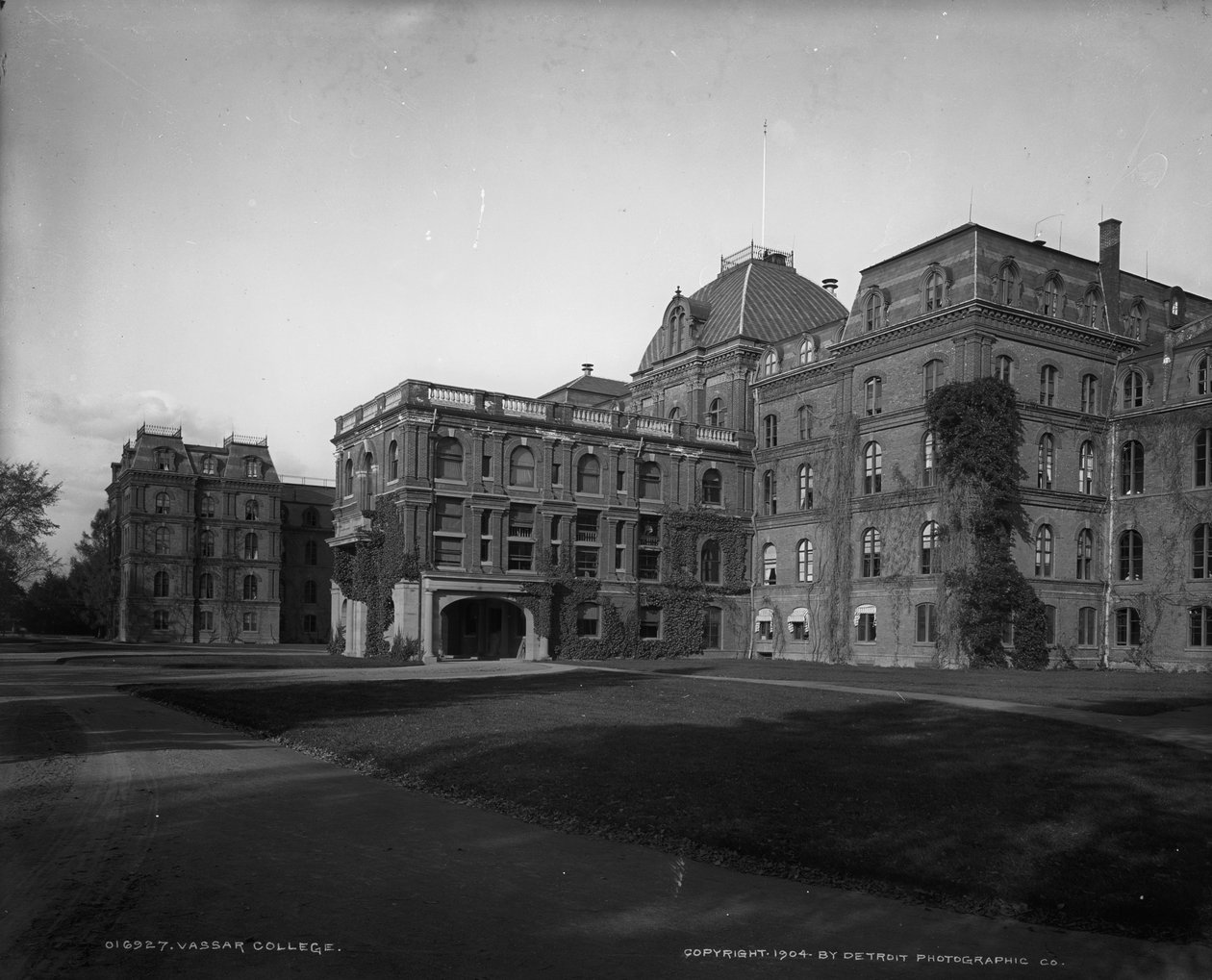 Vassar College, Poughkeepsie, New York, ca. 1904 av Detroit Publishing Co.