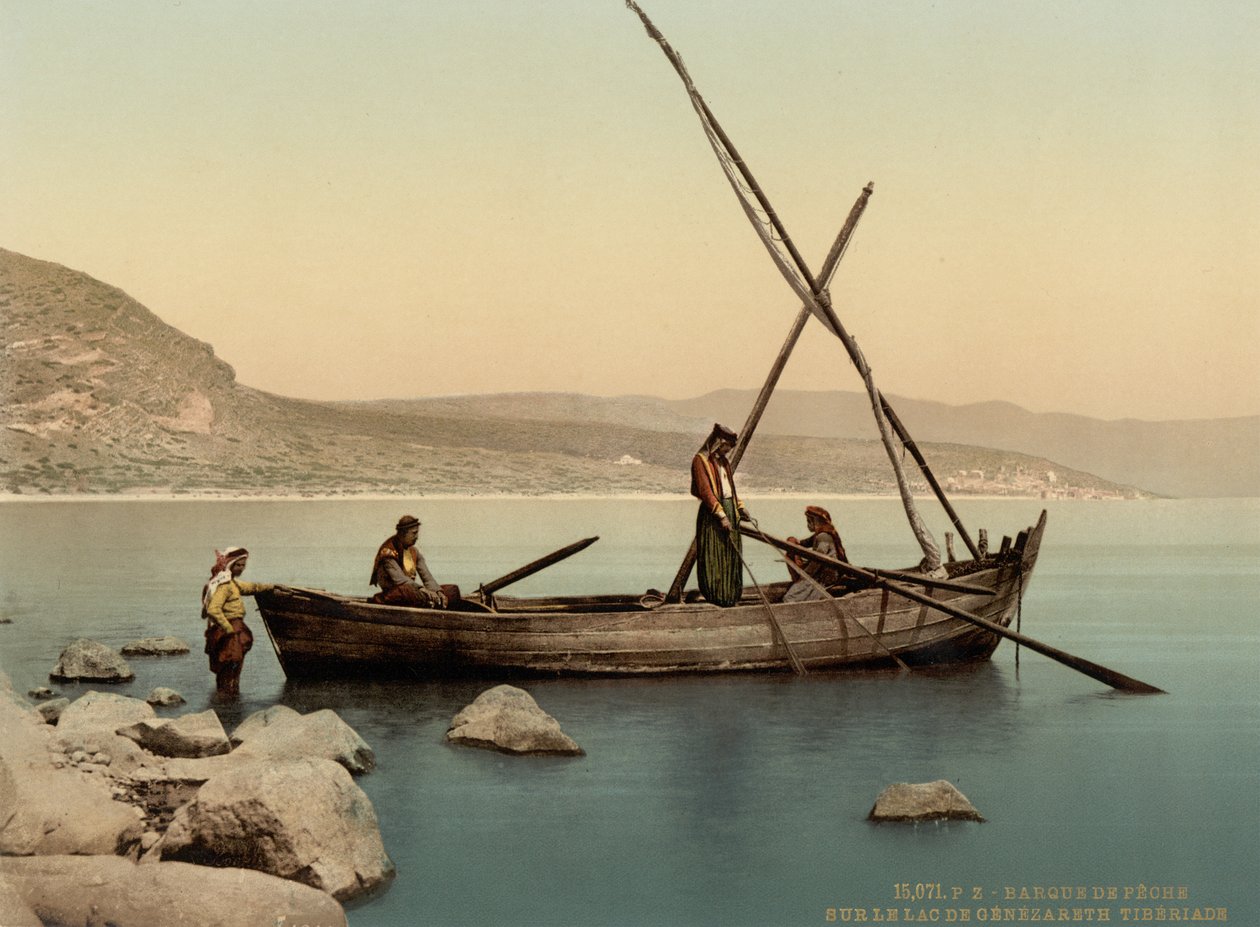Fiskerbåt på innsjøen, Tiberias, Det hellige land, ca. 1890-1900 (fotokromtrykk) av Detroit Photographic Co.