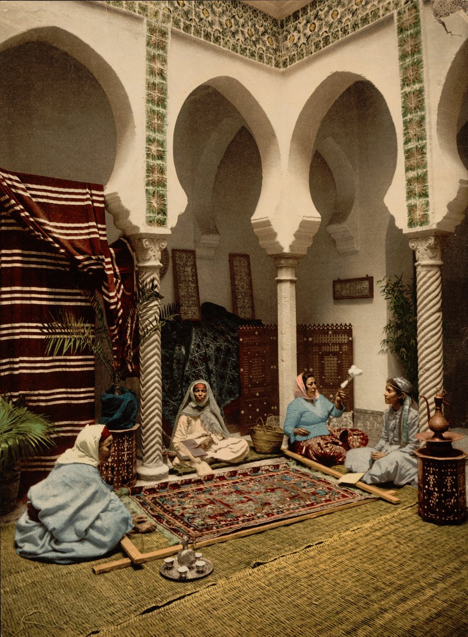 Mauriske kvinner som lager arabiske tepper, Alger, Algerie, ca. 1899 ( fotomekanisk trykk) av Detroit Photographic Co.