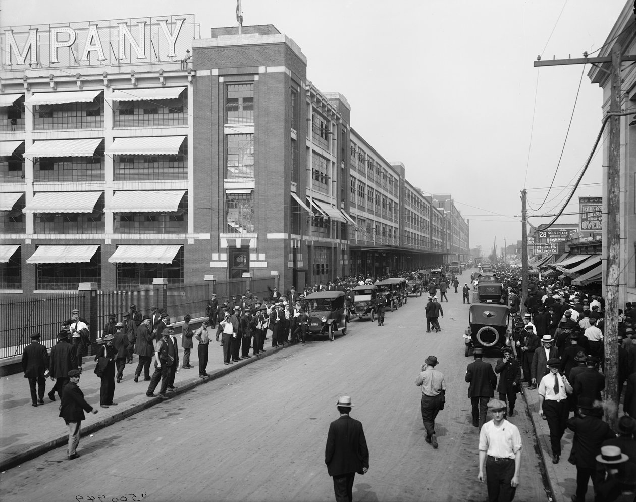 Klokken fire, Ford Motor Company, Detroit av Detroit Publishing Co.