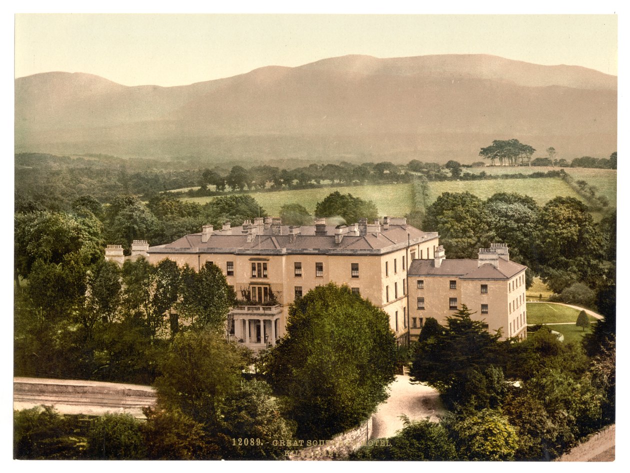 Great Southern Hotel, Killarney. County Kerry, Irland, ca. 1890-1900 (fotokrom) av Detroit Publishing Co.