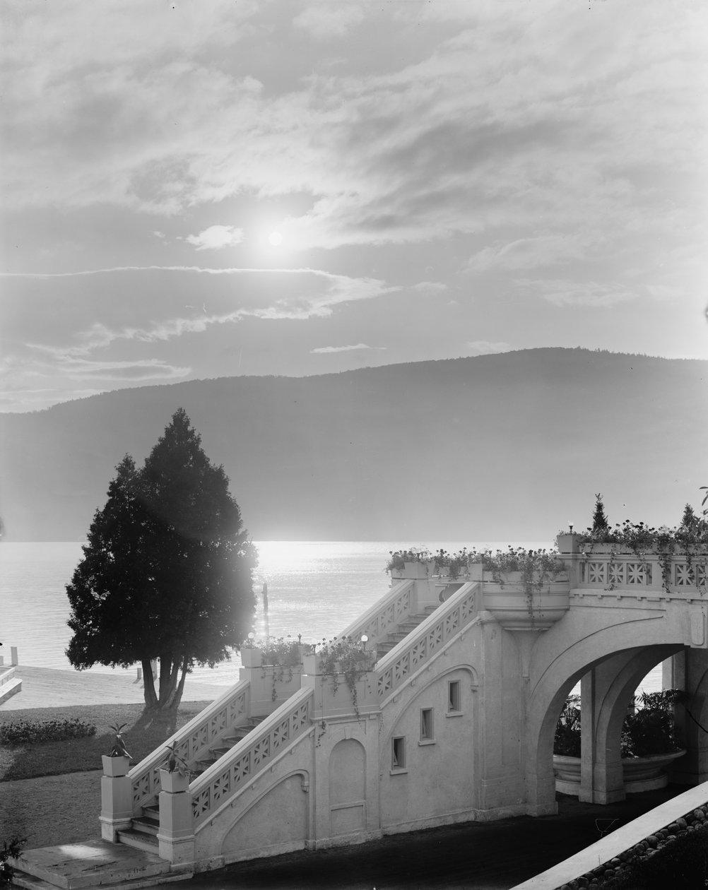 Moonlight on Lake George, Fort William Henry Hotel, Lake George, N.Y., ca. 1900-15 av Detroit Publishing Co.