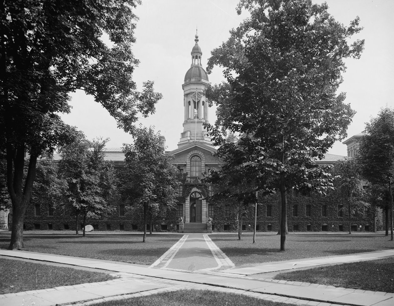 Nassau Hall, Princeton University, N.J., ca. 1903 av Detroit Publishing Co.