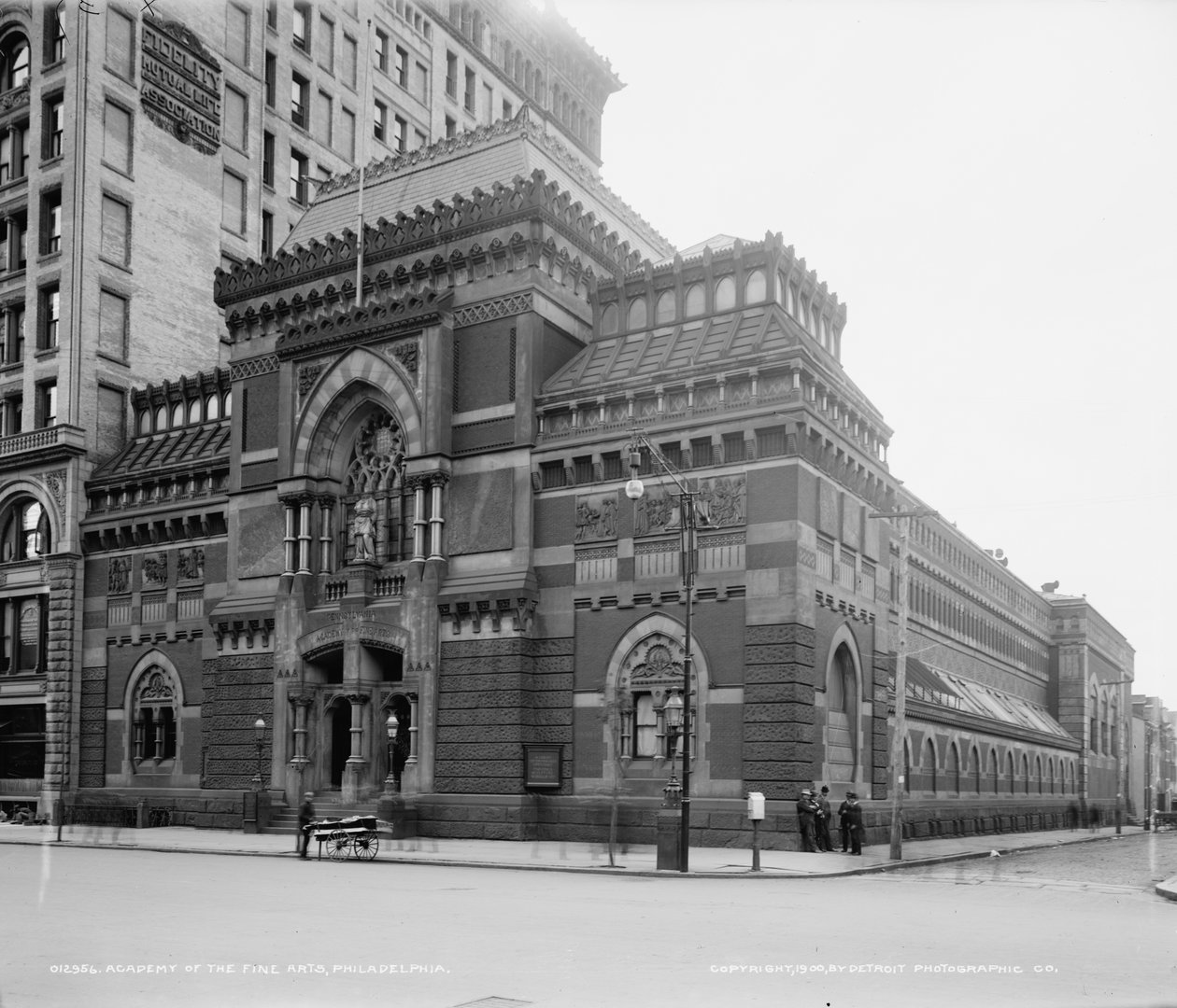 Pennsylvania Academy of Fine Arts, Philadelphia, Pennsylvania, ca. 1900 (s/hvitt-bilde) av Detroit Publishing Co.