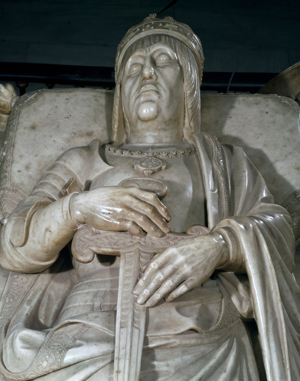Bilde av en konge, detalj fra graven til de katolske kongene (marmor) av Domenico Fancelli