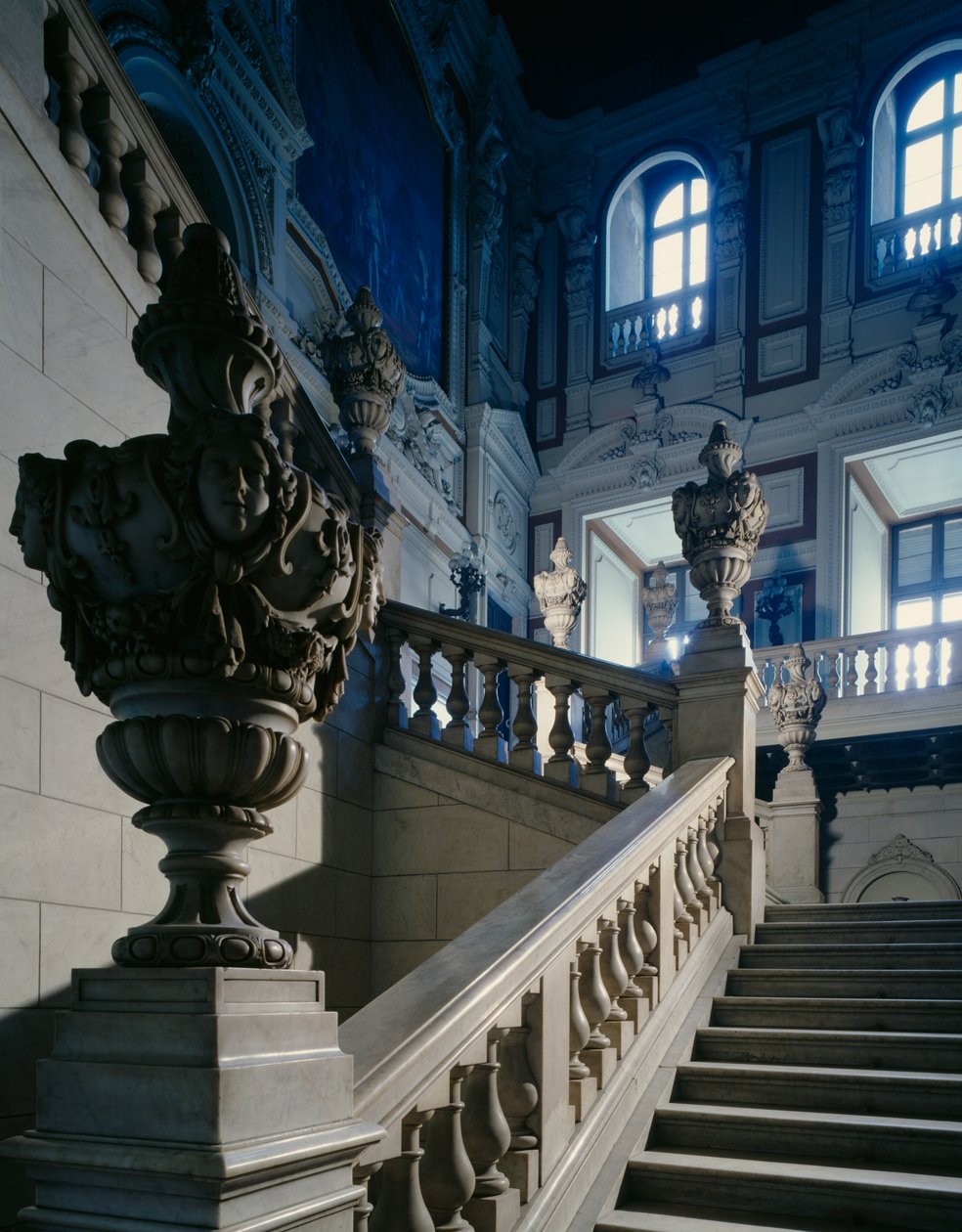 Glimt av Grand Staircase of Honor av Domenico Ferri (1864-1865), Det kongelige palass (Palazzo Reale), Torino (UNESCOs verdensarvliste av Domenico Ferri