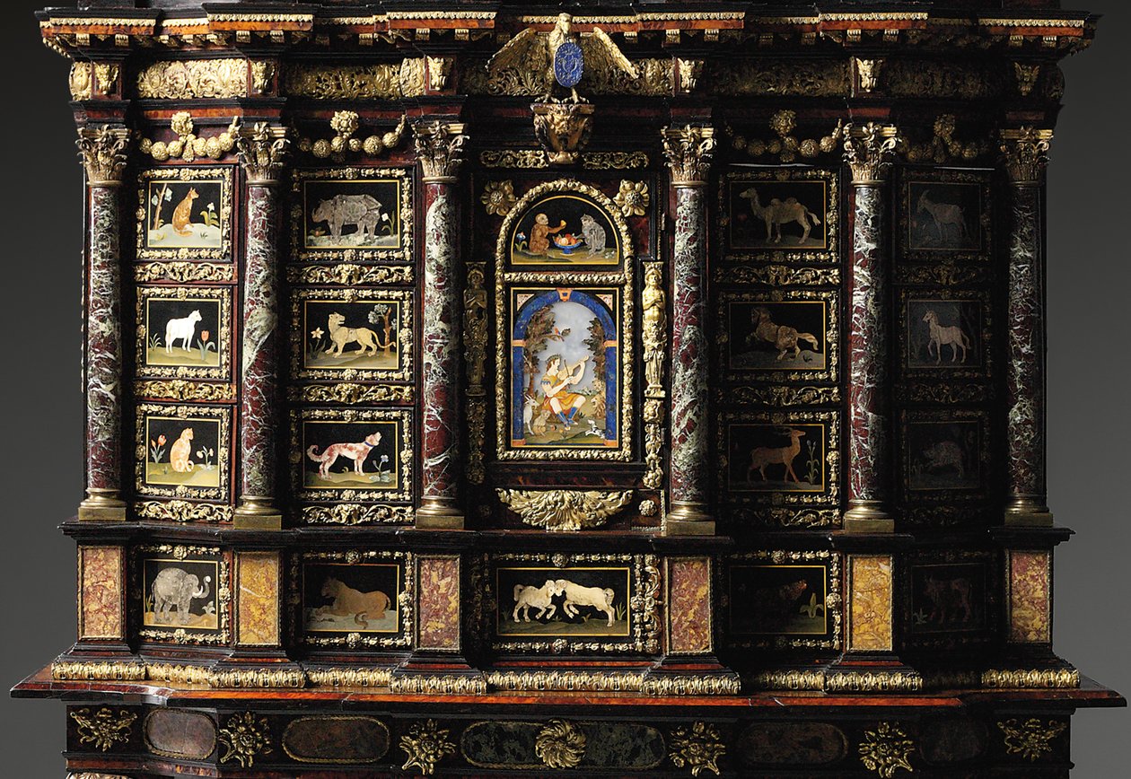 Louis XIV skap-på-stand (forgylt bronse, pietra dura, skilpaddeskall, ask, ebonisert og pakkeforgylt) (se også 1766355-6) av Domenico and Gobelins workshop (attr. to) Cucci