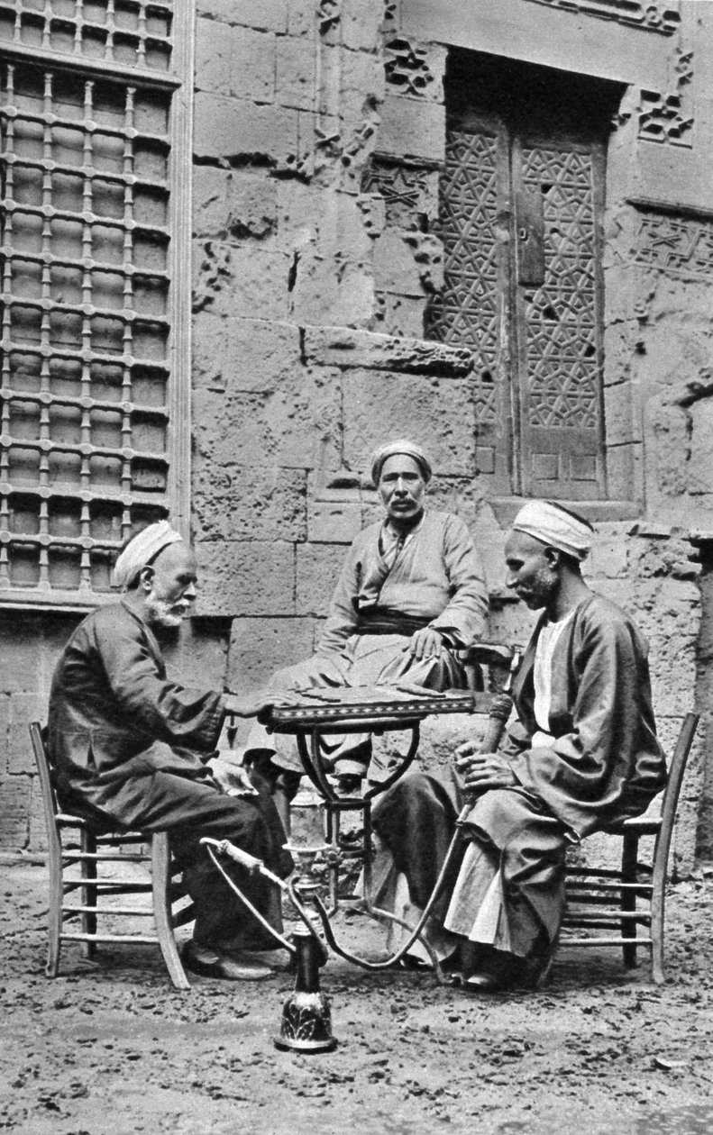 Menn som slapper av, Kairo, Egypt, c1922 av Donald McLeish