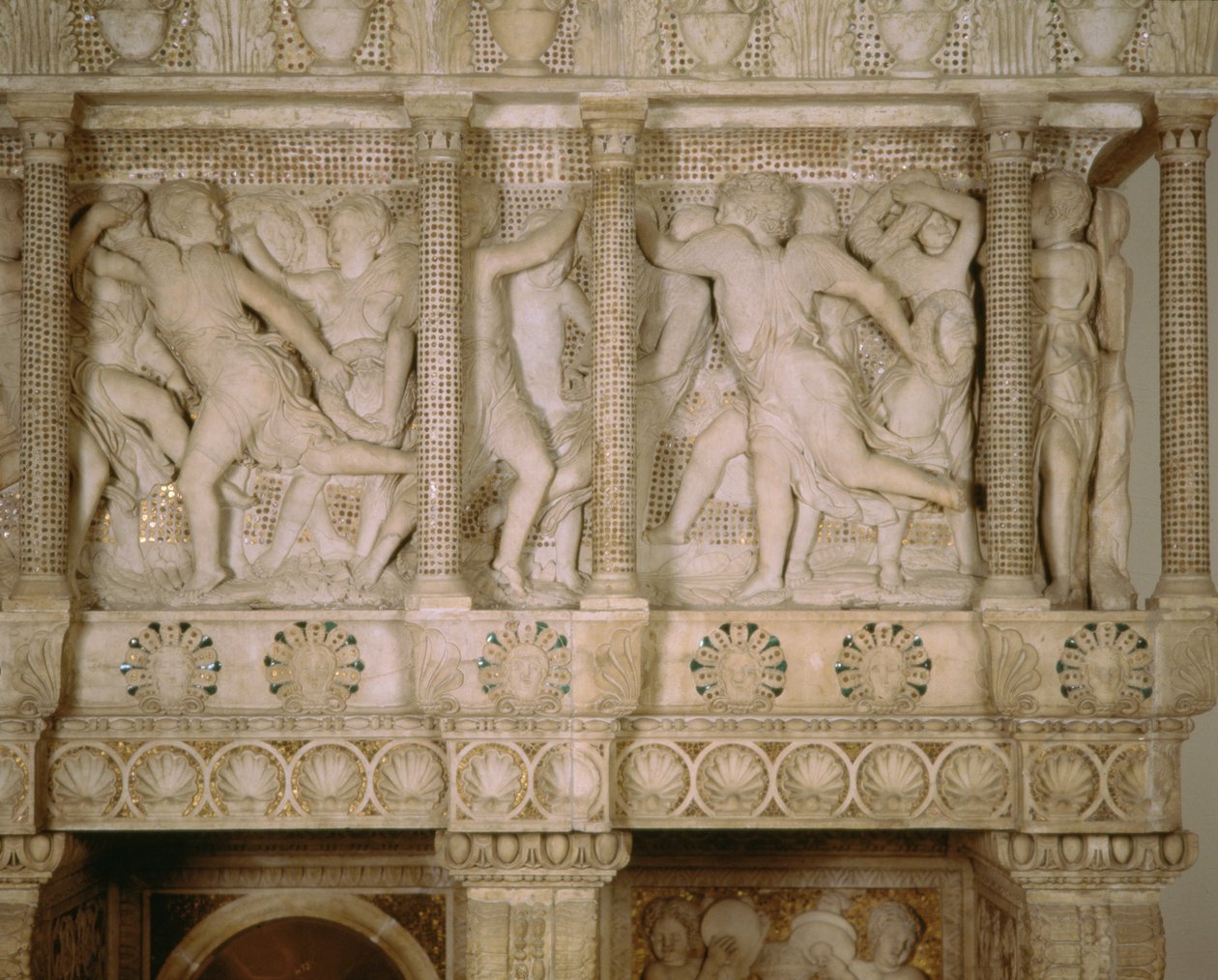 Detalj fra Cantoria, 1433-38 (marmor og glassmosaikk) (se 340290, 13906-97) av Donatello