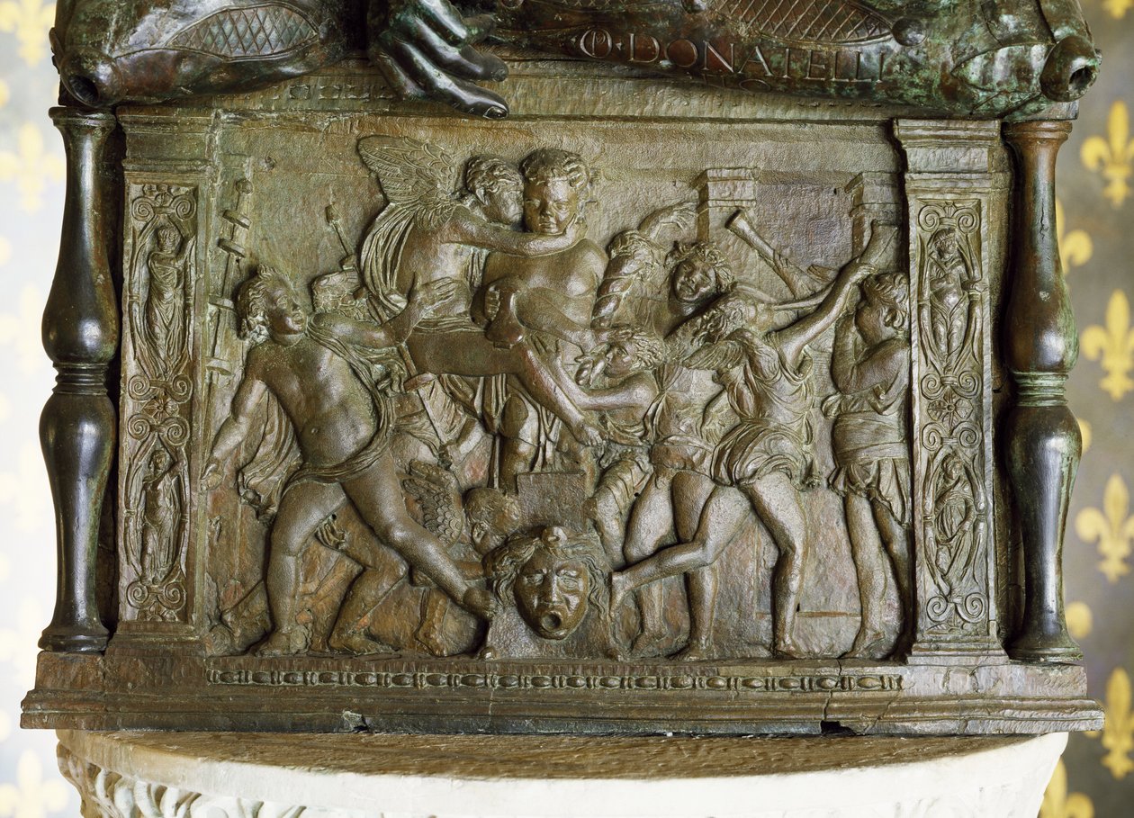 Putti Bacchanal, lavt relieff på bunnen av 
