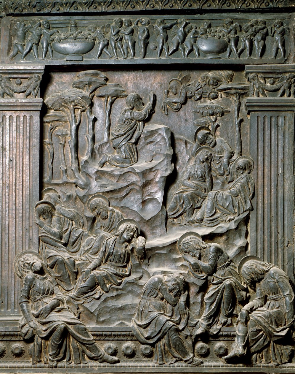 Bønnen på Oljeberget. Lavt relieff av stolen til venstre, ca. 1460 av Donatello
