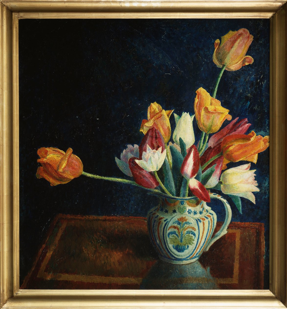 Tulipaner i en Staffordshire-kanne (olje på lerret) av Dora Carrington