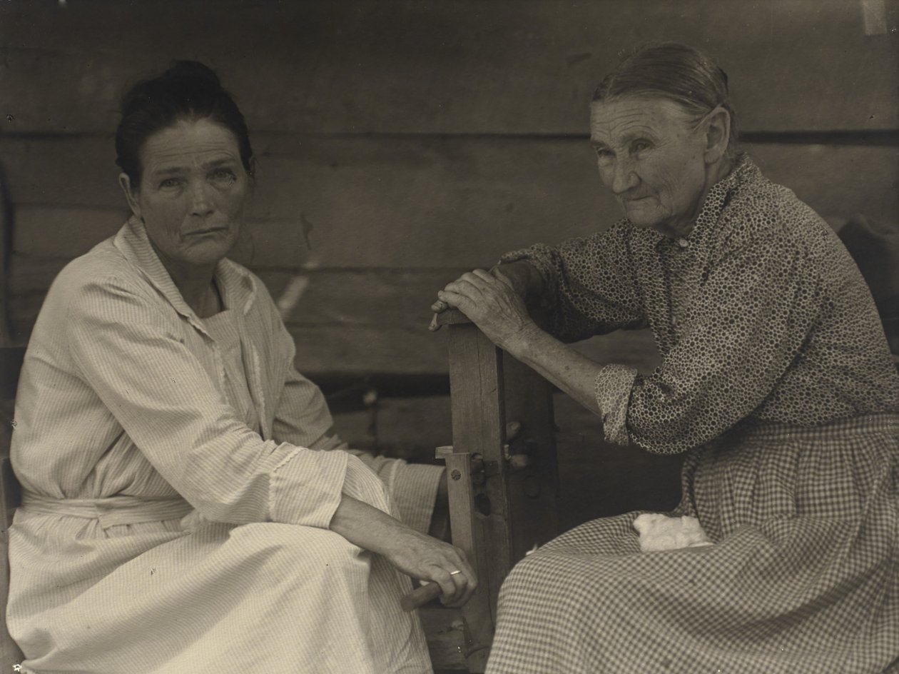 [Arminda tante Mindy Anderson Curtis, og venn], 1930-1934 (platinatrykk) av Doris Ulmann