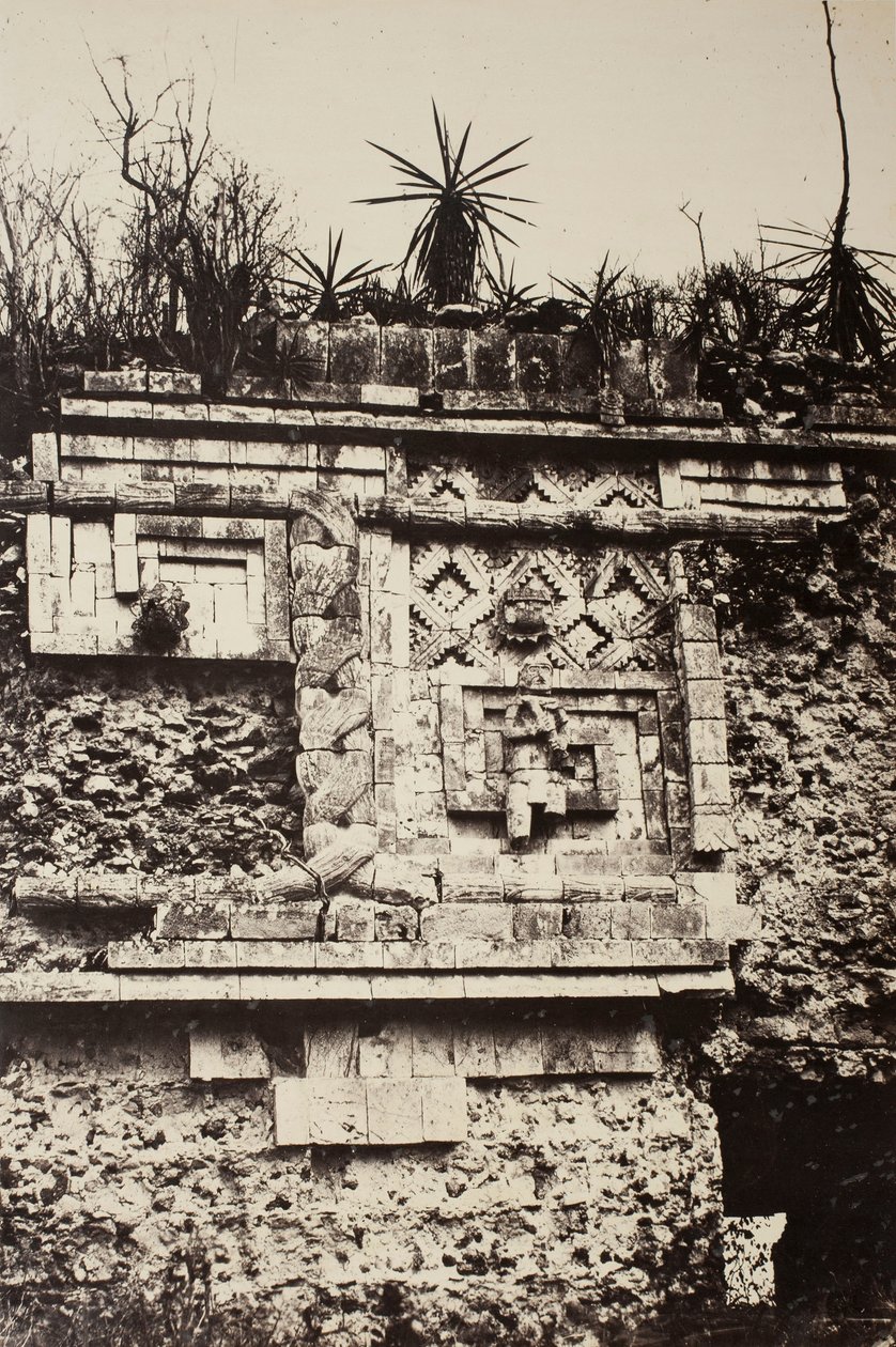 Uxmal, indisk basrelieff, nonnepalass Uxmal, indisk basrelieff, nonnepalass, 1860. av Désiré Charnay