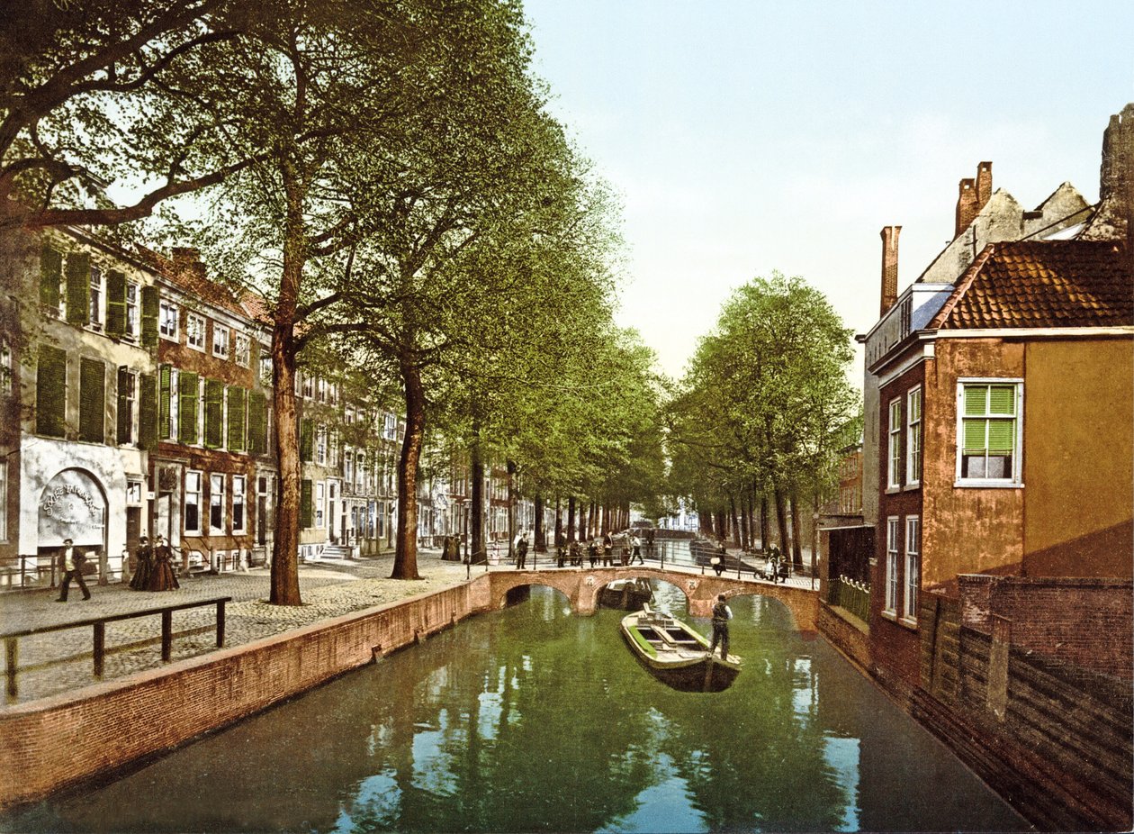 Utsikt nedover en kanal i Haag, 1890-1900 av Dutch Photographer