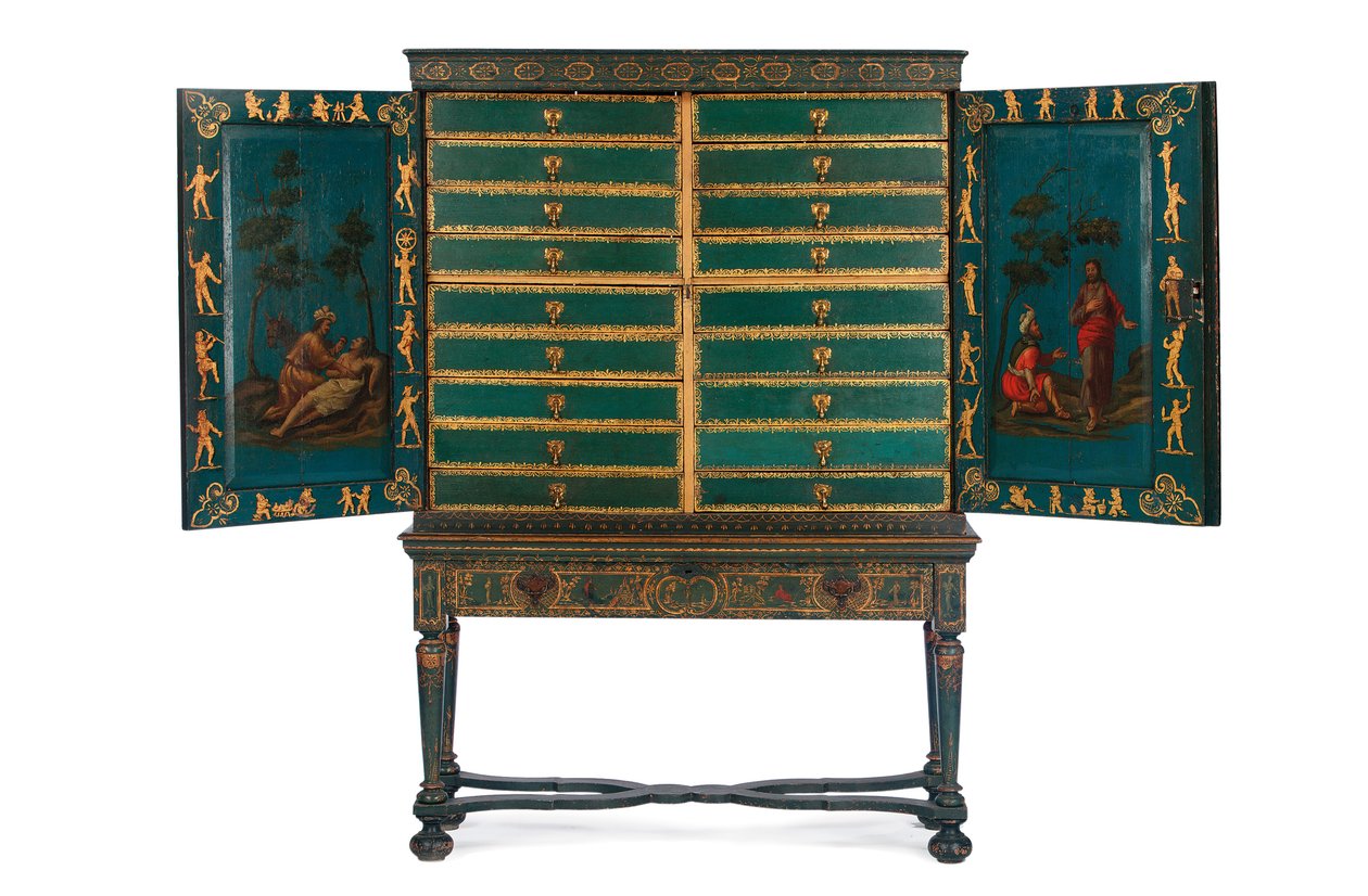 Samlerskap på stativ, ca. 1700-30 (forgylt og grønn Japanning) (se også 780666-8) av Dutch School