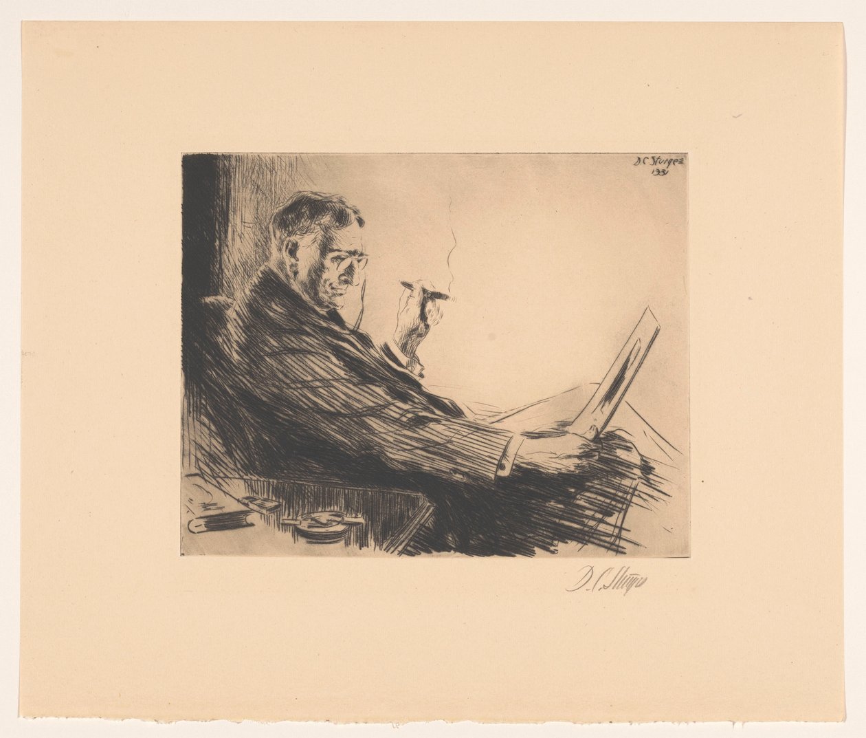 Mann ser på et trykk med en sigar i hånden Printloveren av Dwight Case Sturges (signed by artist)