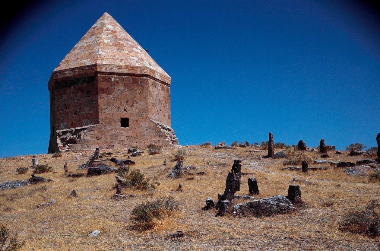 Anonym mausolee på den gamle kirkegården av Dynasty Seljuq