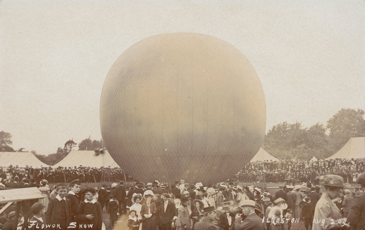 Luftballong på Ilkeston Flower Show, Derbyshire, 2. august 1909 av EB Turner