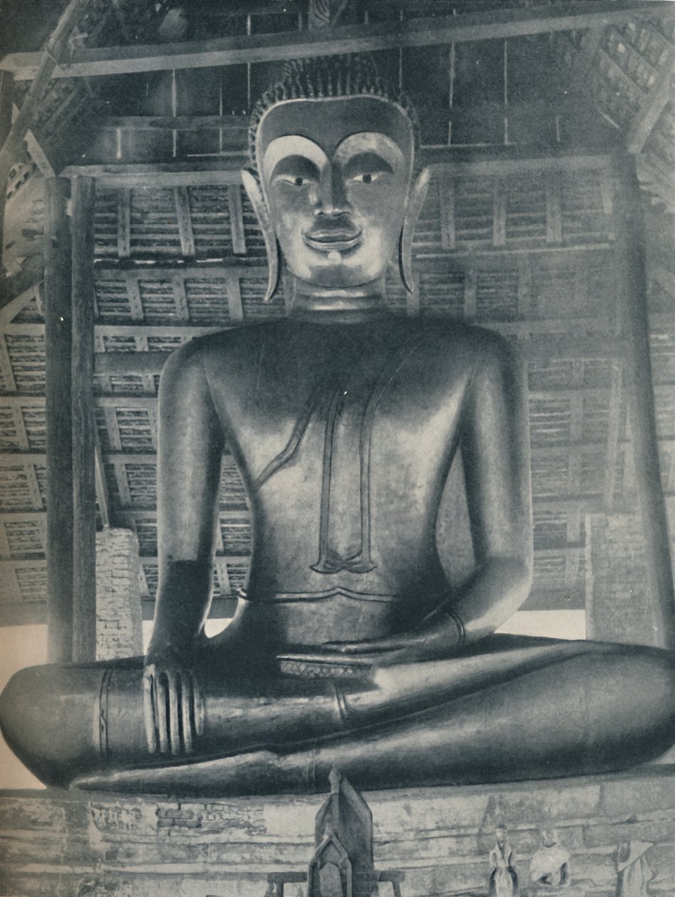 Glory of the Central Shrine i Wat Suthat, Bangkok, c1935 av ENA