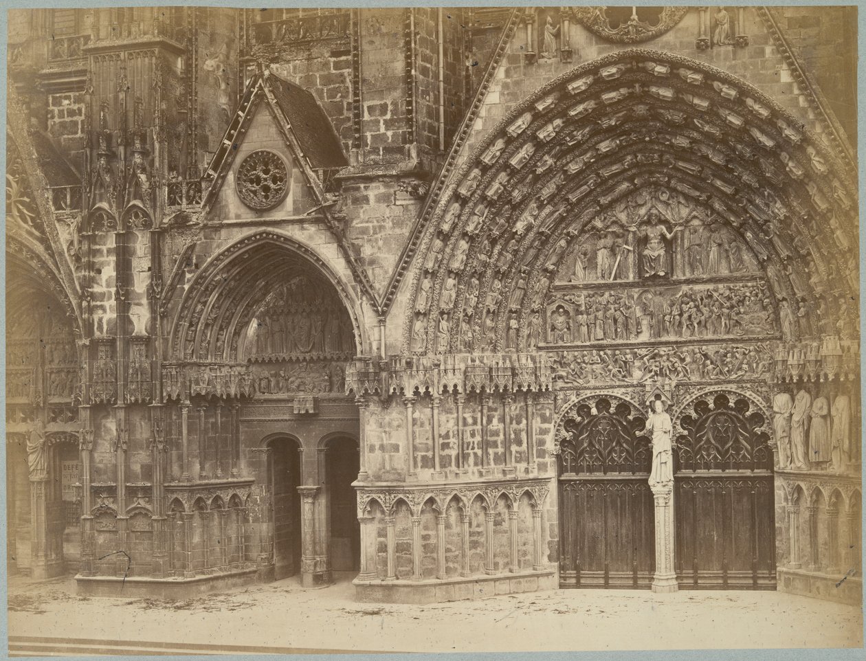 West Door, Bourges av E. Quetier