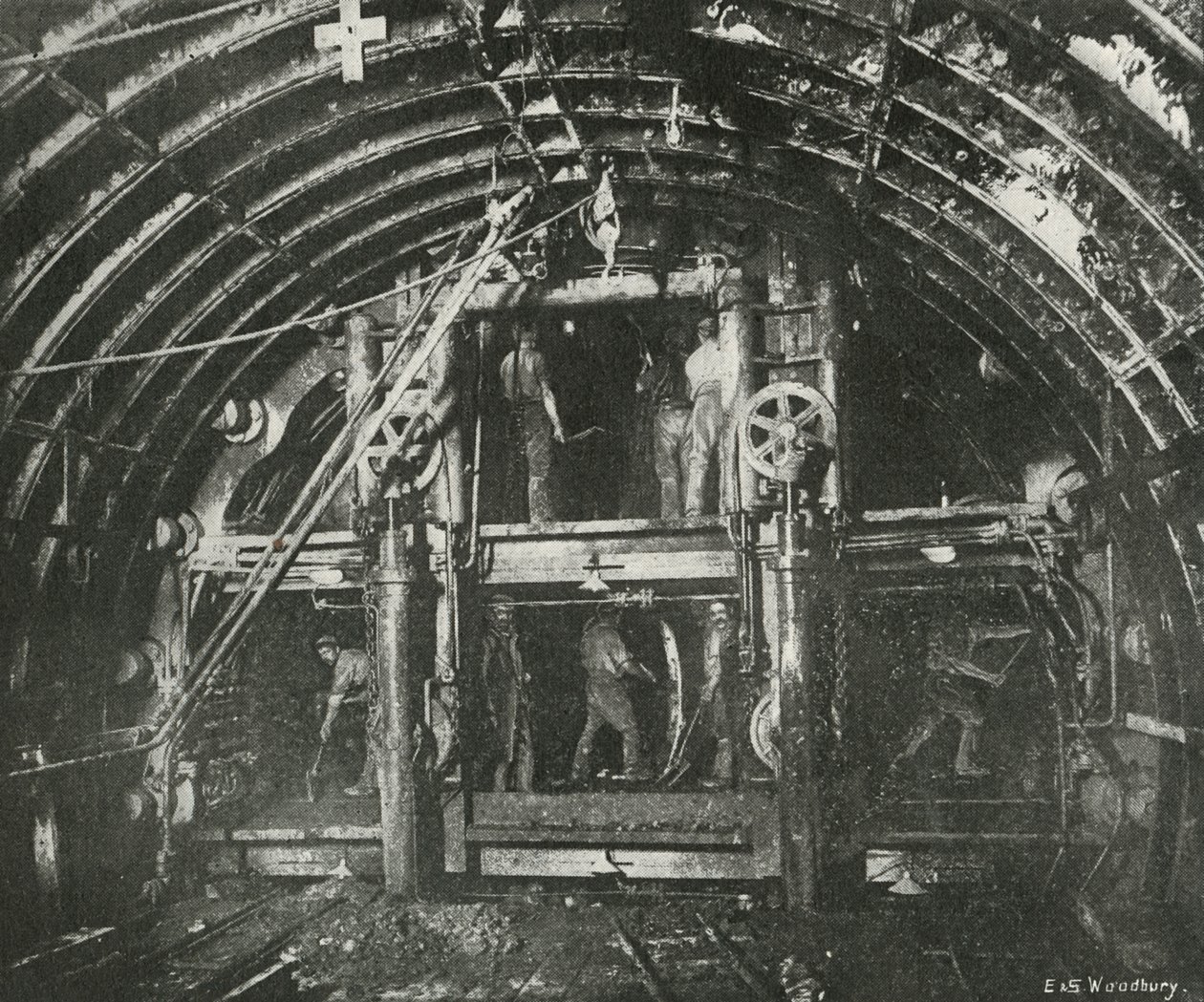 Kjører tunnelen for Waterloo og City Railway, c1897 av E. and S. Woodbury