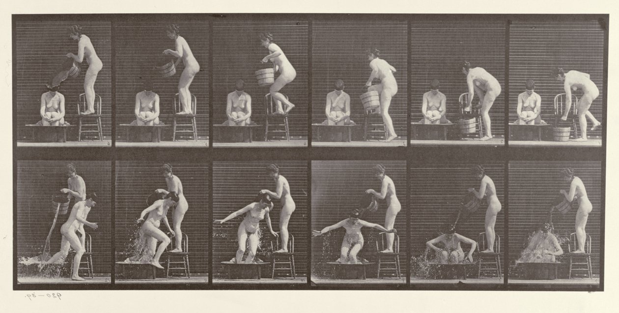 Two Women Bathing, plate 406 fra 'Animal Locomotion', 1887 av Eadweard Muybridge