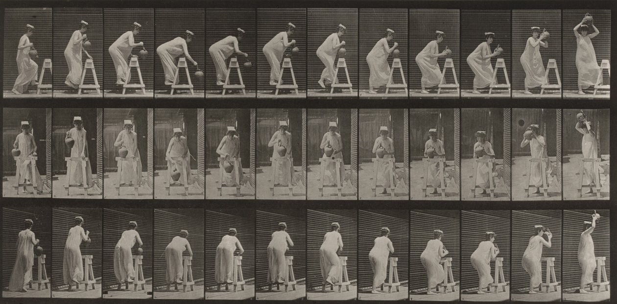 Tavle nummer 216. Bøyer seg for å fylle en vannkrukke og setter den på hodet av Eadweard Muybridge