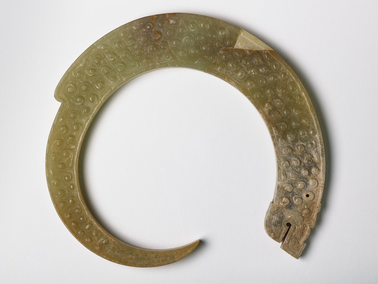 Anheng i form av en krølldrage (jade) av Eastern Zhou Dynasty Chinese School