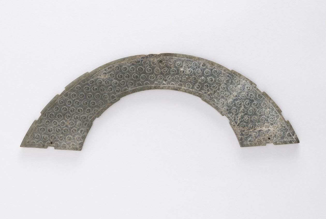 Tynn plakett skåret i sirkelbue, av typen huang, Changsha, Hunan-provinsen, 4.-3. århundre f.Kr. (jade) av Eastern Zhou Dynasty Chinese School