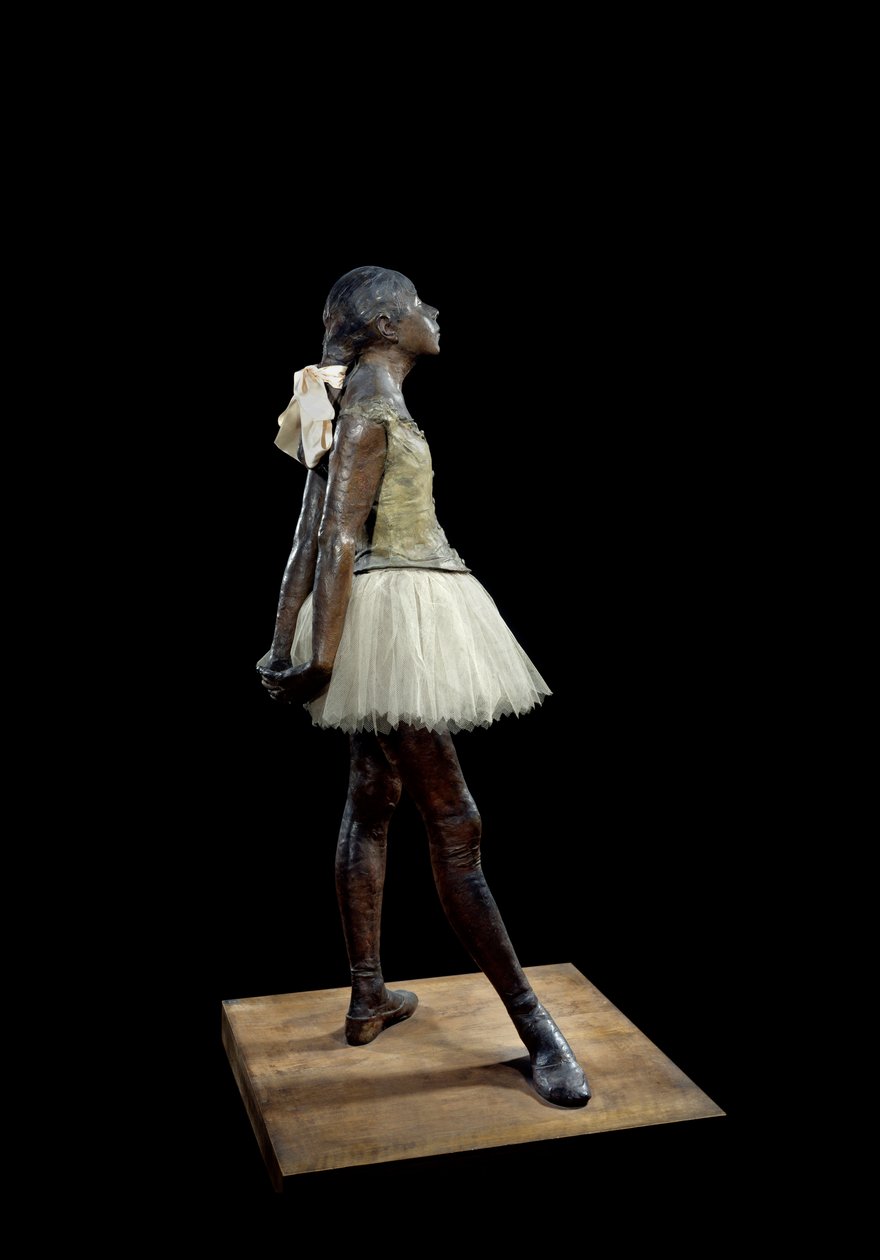14 år gammel eller stor danserkledd Skulptur av Edgar Degas (1834-1917) i bronsepatina, tyll og rosa sateng på trebunn av Edgar Degas