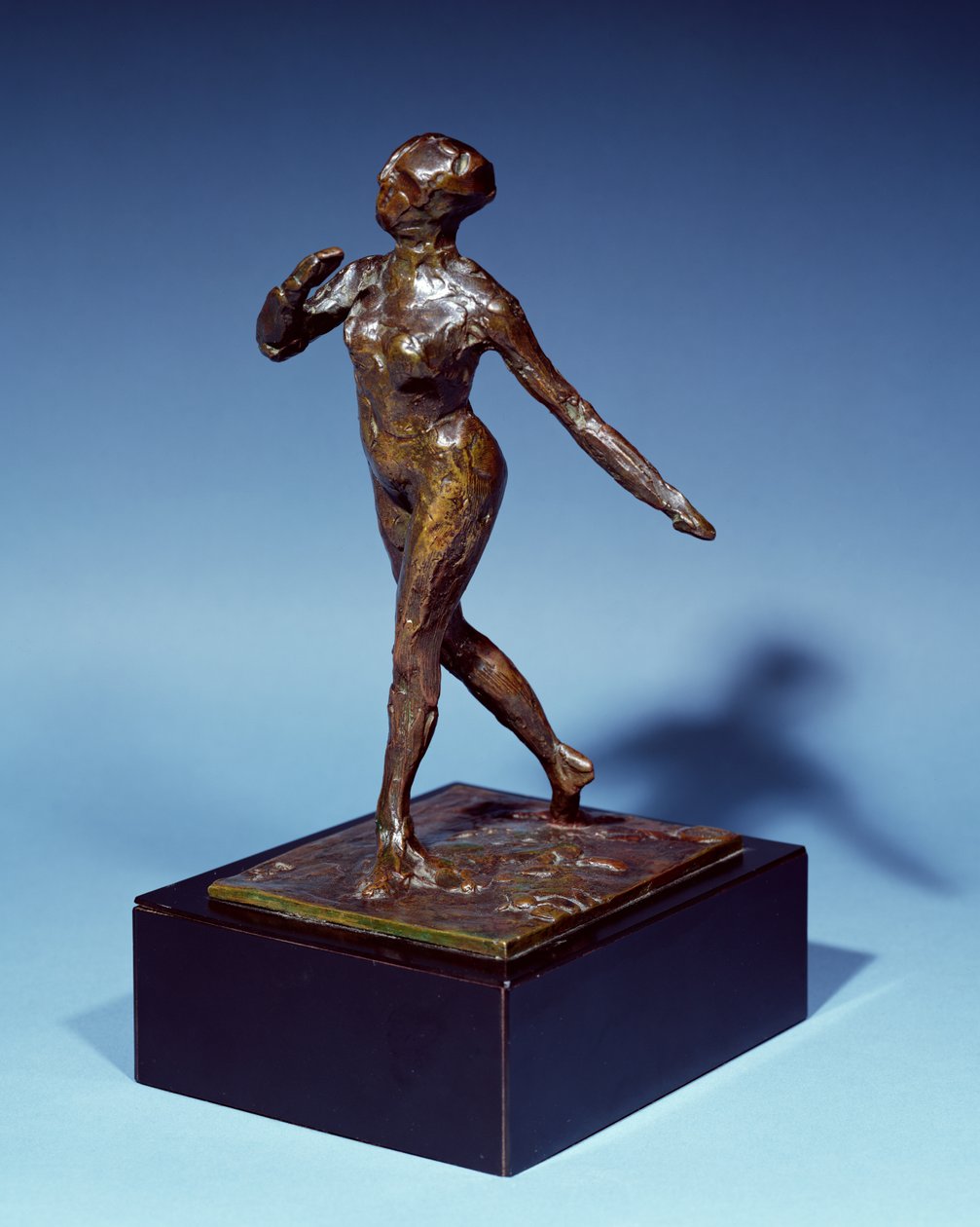 Bowing Dancer, støpt ca. 1919 (bronse) av Edgar Degas