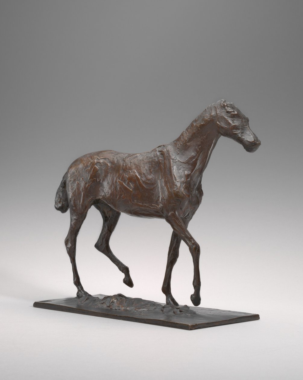 Horse Walking, original voks muligens tidlig på 1870-tallet, støpt ca. 19201921. av Edgar Degas