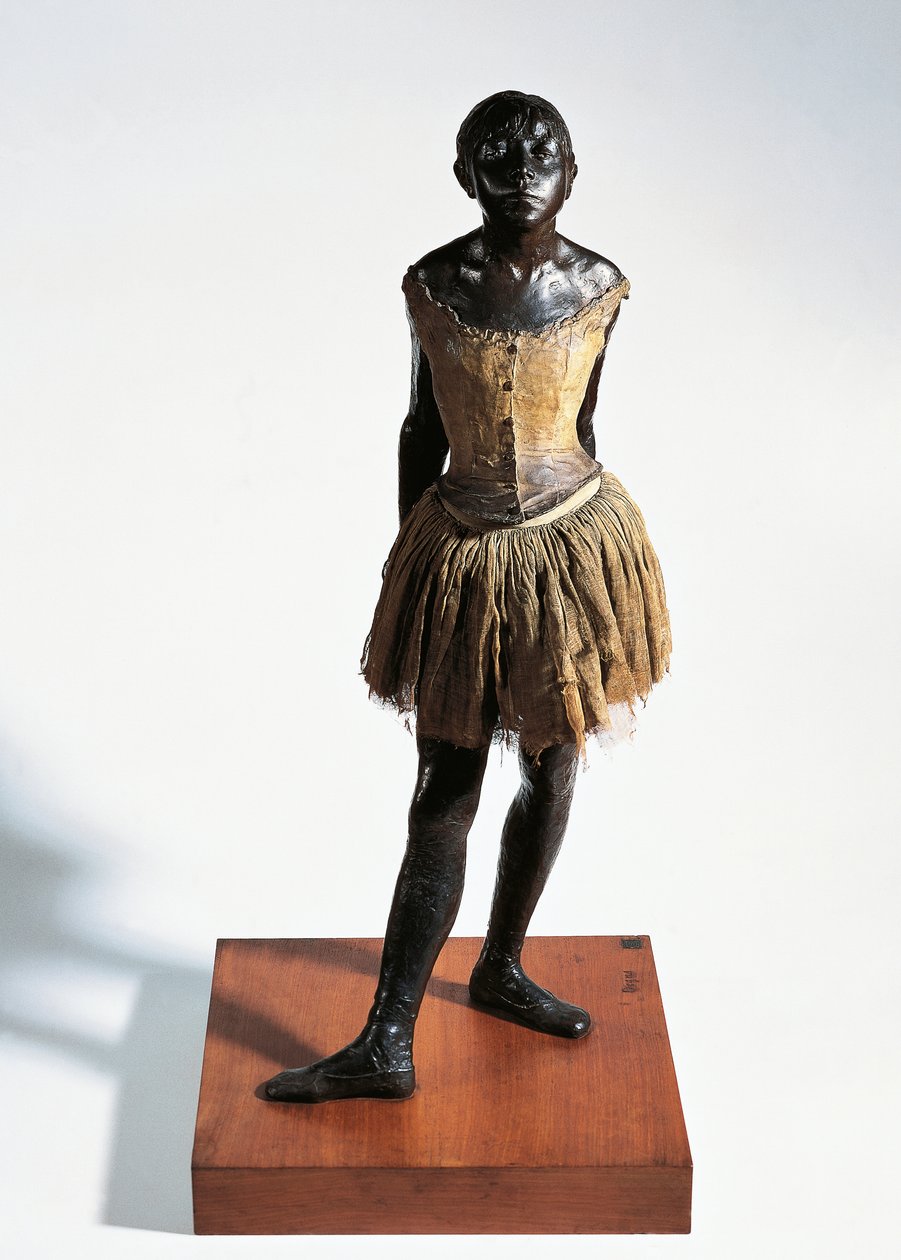 Liten danser 14 år, rundt 1880, av Edgar Degas (1834-1917), bronsestatue og tyll av Edgar Degas