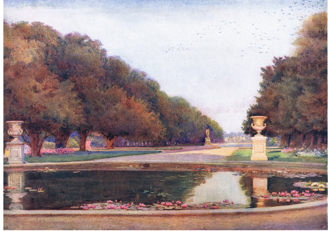The Long Water, Hampton Court, fra The Gardens of England: In the Southern and Western Counties utgitt av The Studio av Edith Helena Adie