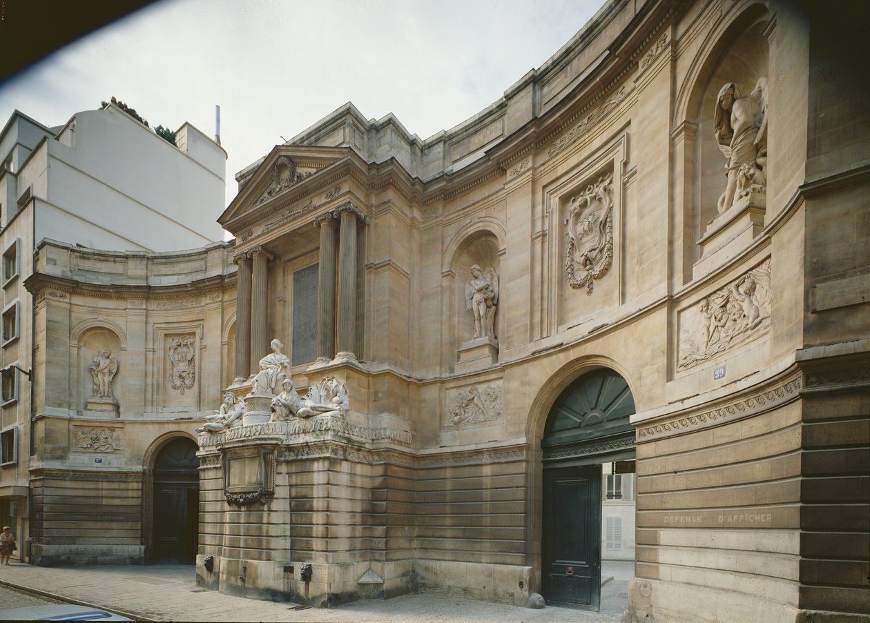 Fontaine des Quatre Saisons, Rue de Grenelle, bygget 1739-46 av Edmé Bouchardon