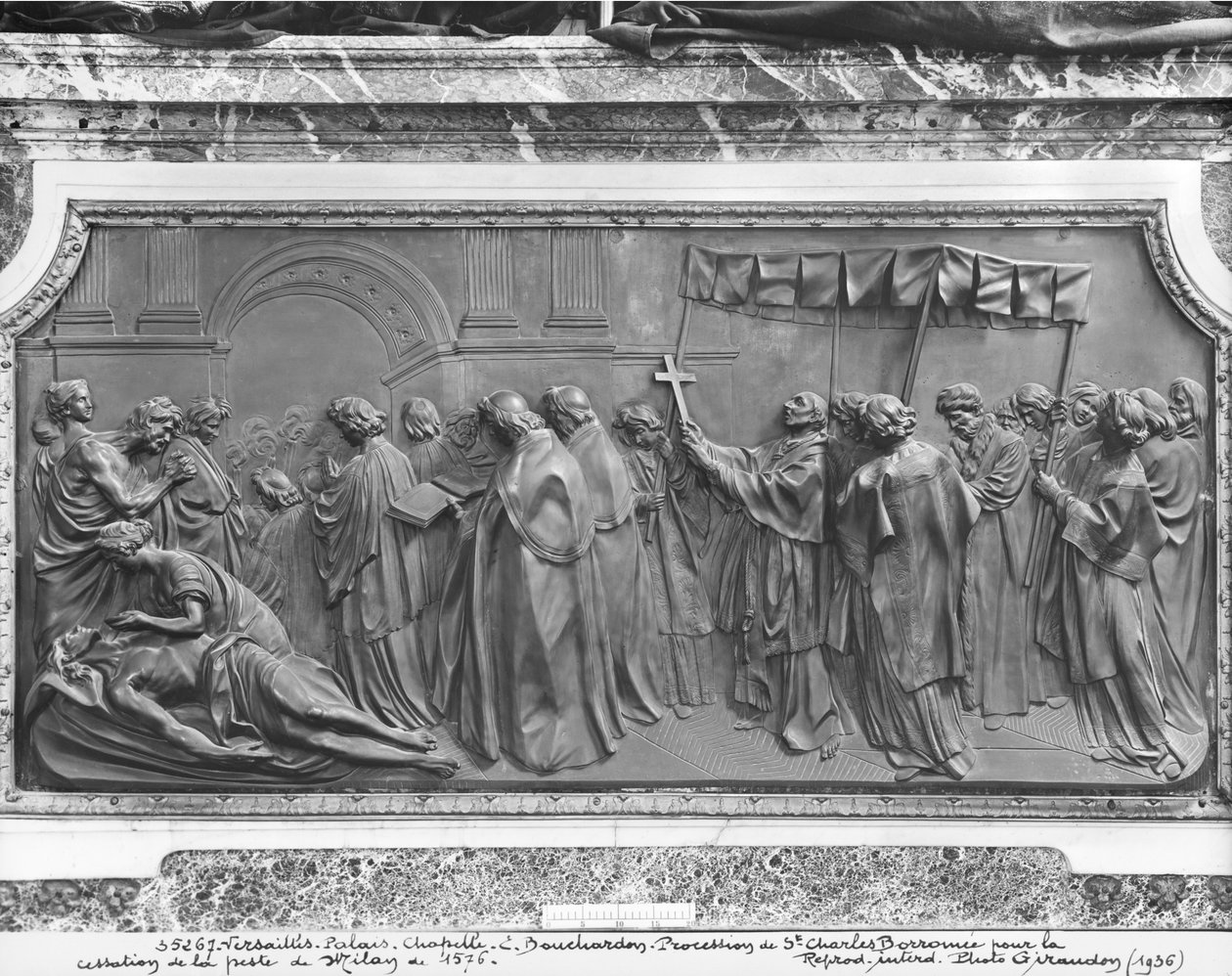Prosesjon av St. Charles Borromeo for å kurere Milano fra pesten i 1576 (marmor) av Edmé Bouchardon